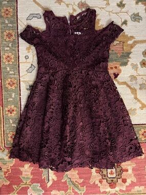 GB Girls Burgundy Lace Cold Shoulder Dress – Girls Size 10